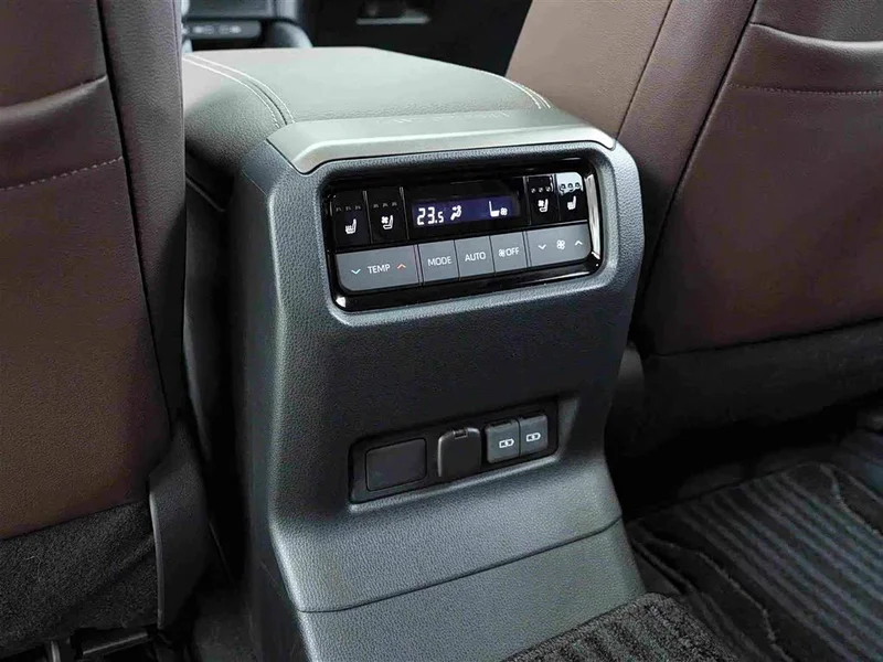 Toyota Prado — фото 16