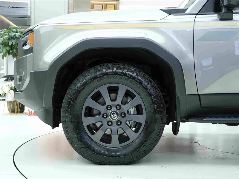 Toyota Prado — фото 18