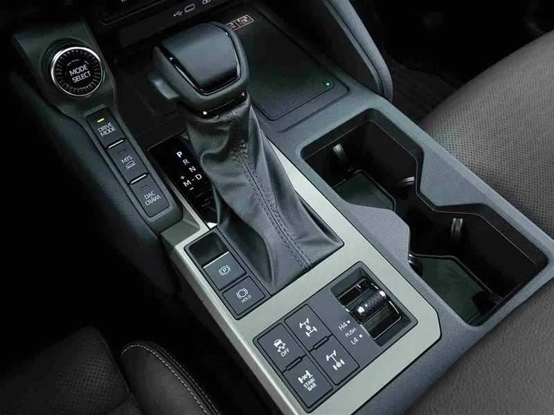 Toyota Prado — фото 10