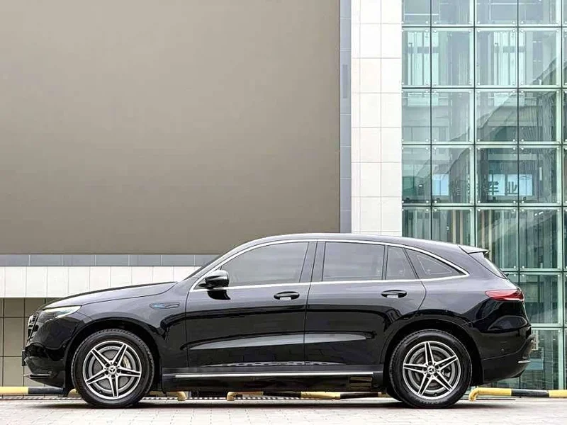 Mercedes-Benz EQC — фото 7