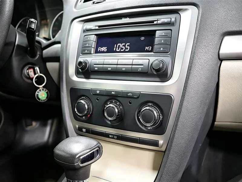 Volkswagen Octavia — фото 13