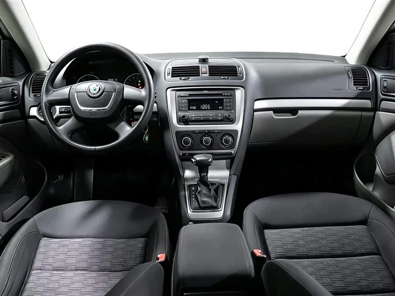 Volkswagen Octavia — фото 10