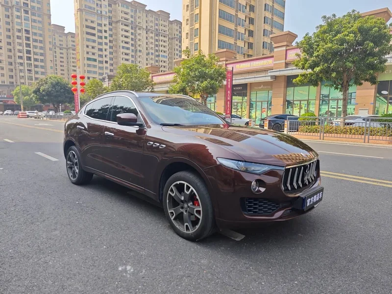 Maserati Levante — фото 3