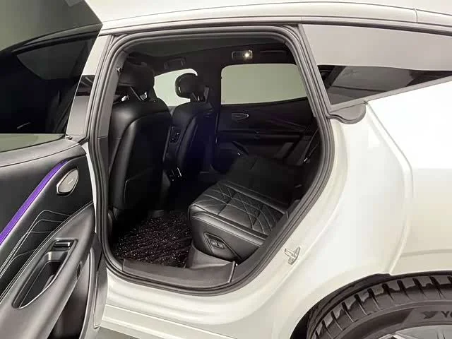 Lynk & Co Lynk & Co — фото 10