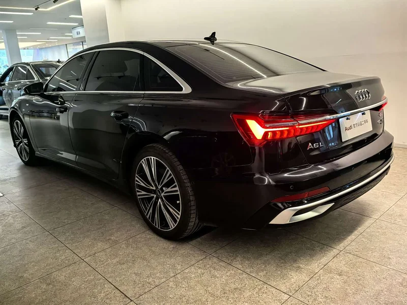 Audi A6L — фото 18