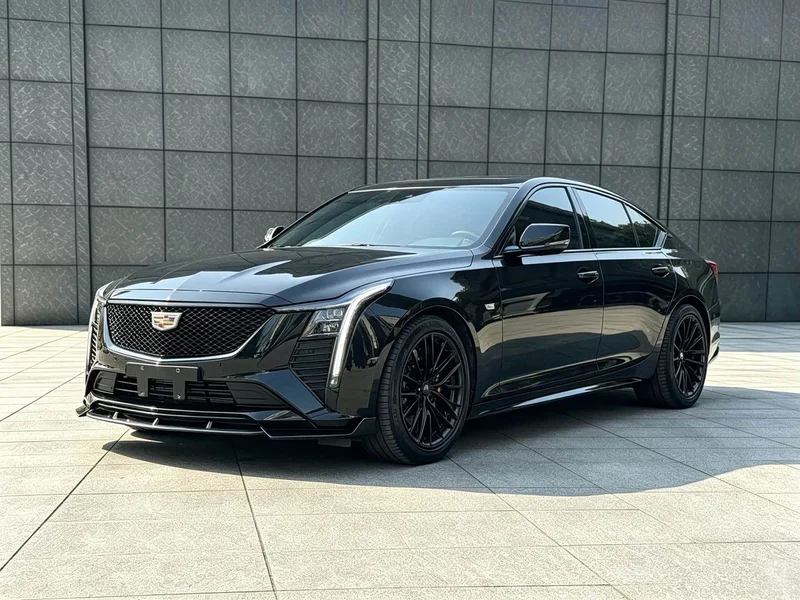 Cadillac CT5 — фото 1