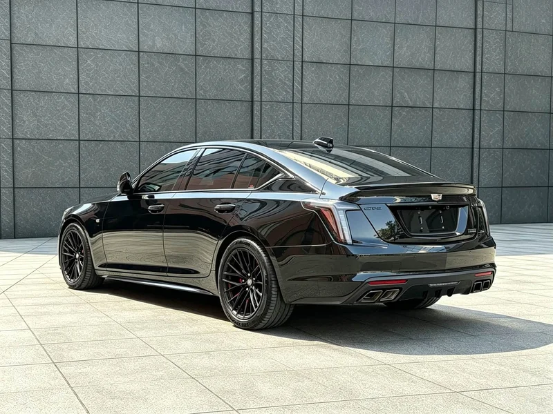 Cadillac CT5 — фото 12