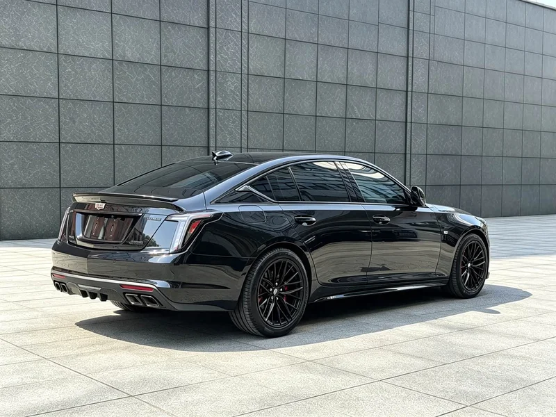 Cadillac CT5 — фото 14