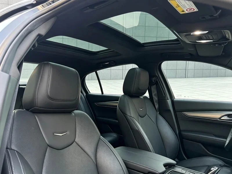 Cadillac CT5 — фото 8