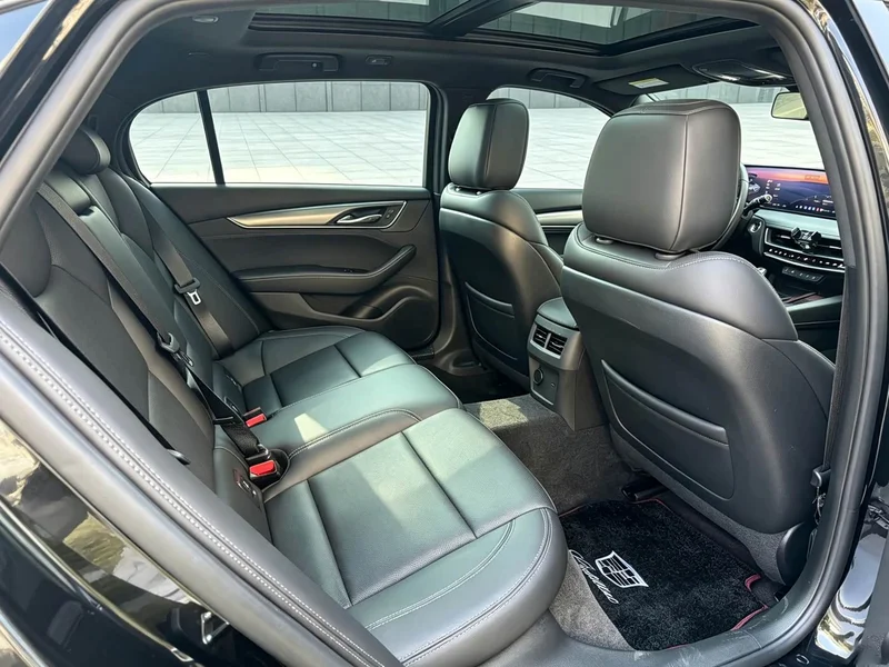 Cadillac CT5 — фото 10