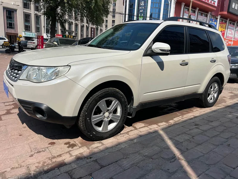 Subaru Forester — фото 1