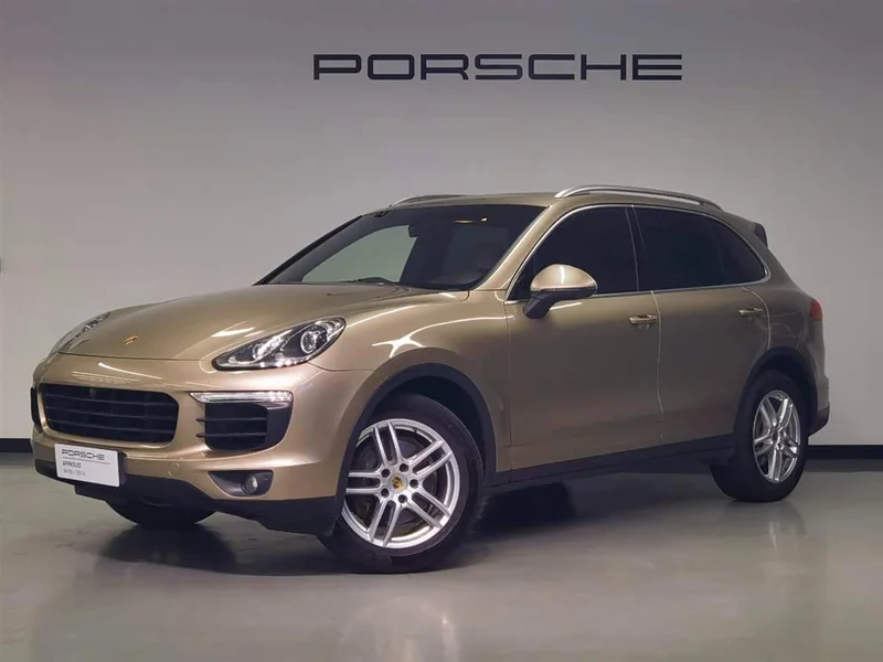 Porsche Cayenne — фото 1