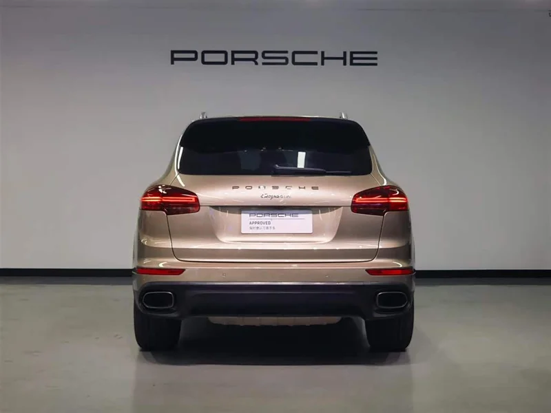 Porsche Cayenne — фото 7