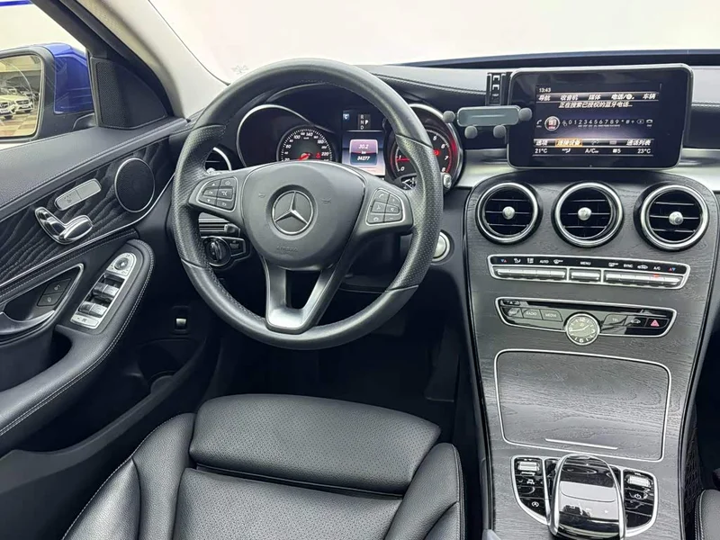 Mercedes-Benz C-Class — фото 12