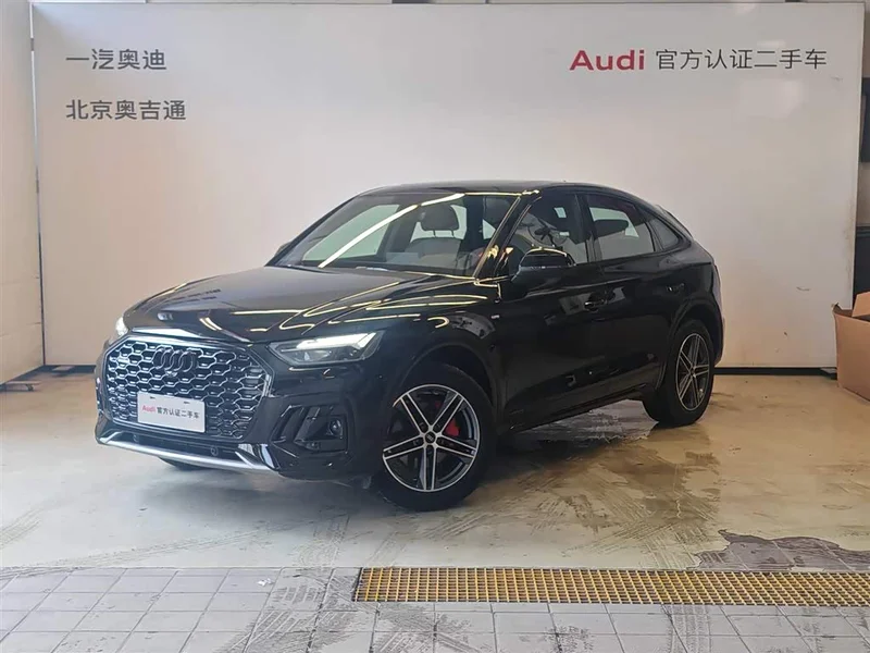 Audi Q5L Sportback — фото 1
