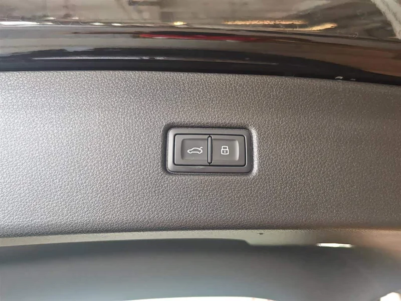 Audi Q5L Sportback — фото 15