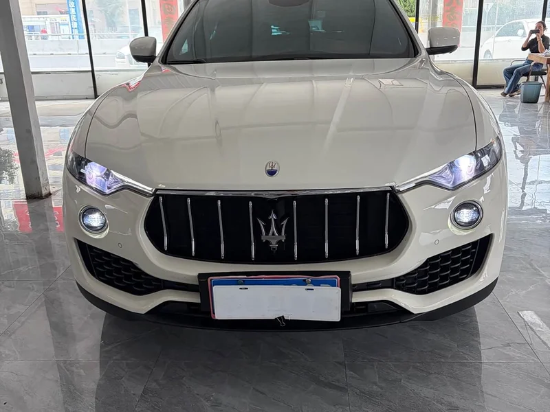 Maserati Levante — фото 2