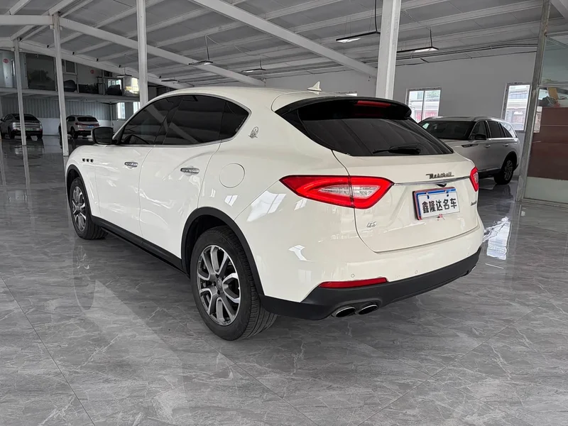 Maserati Levante — фото 4