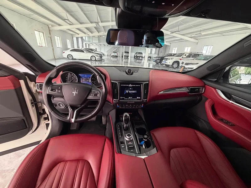 Maserati Levante — фото 10