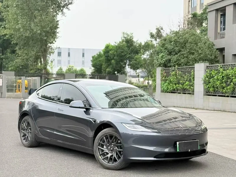 Tesla Model 3 — фото 2