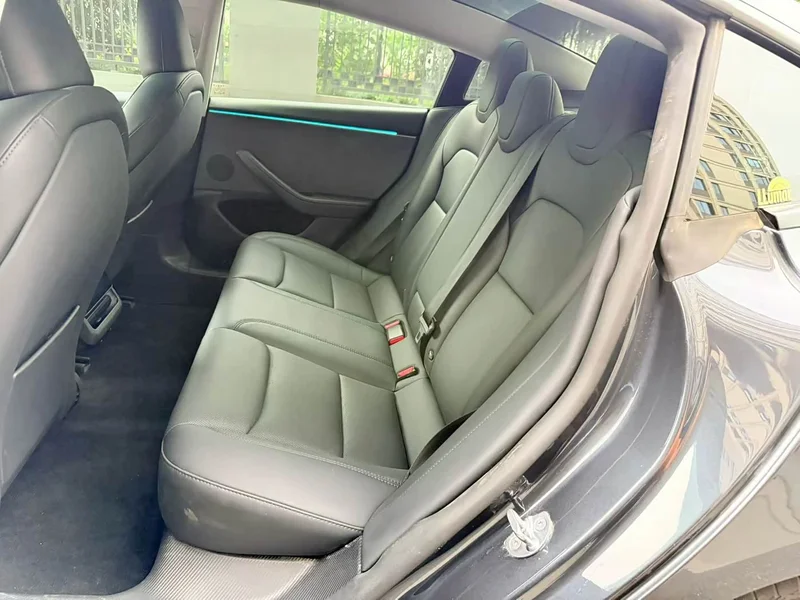 Tesla Model 3 — фото 4