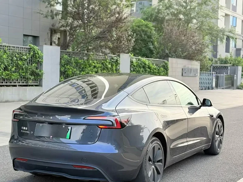 Tesla Model 3 — фото 6