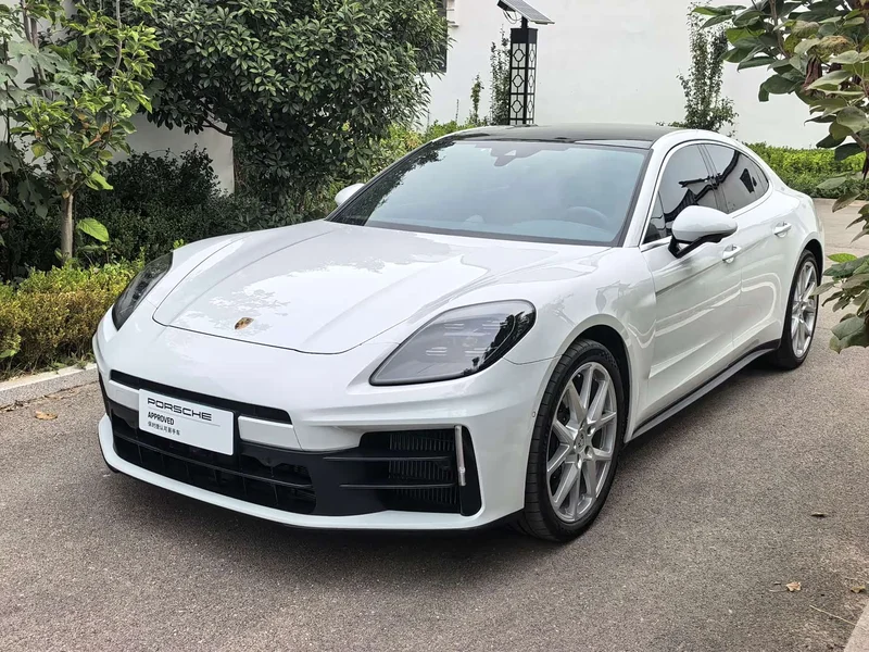Porsche Panamera — фото 1