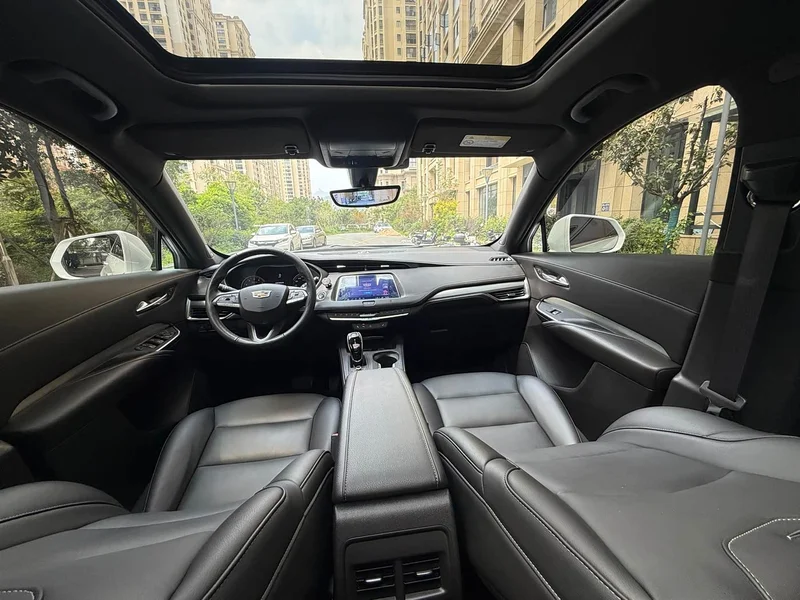 Cadillac XT4 — фото 12