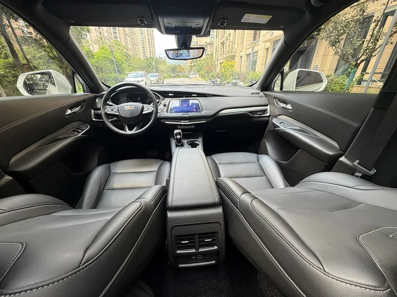 Cadillac XT4 — фото 13