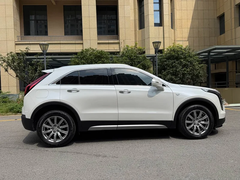 Cadillac XT4 — фото 5