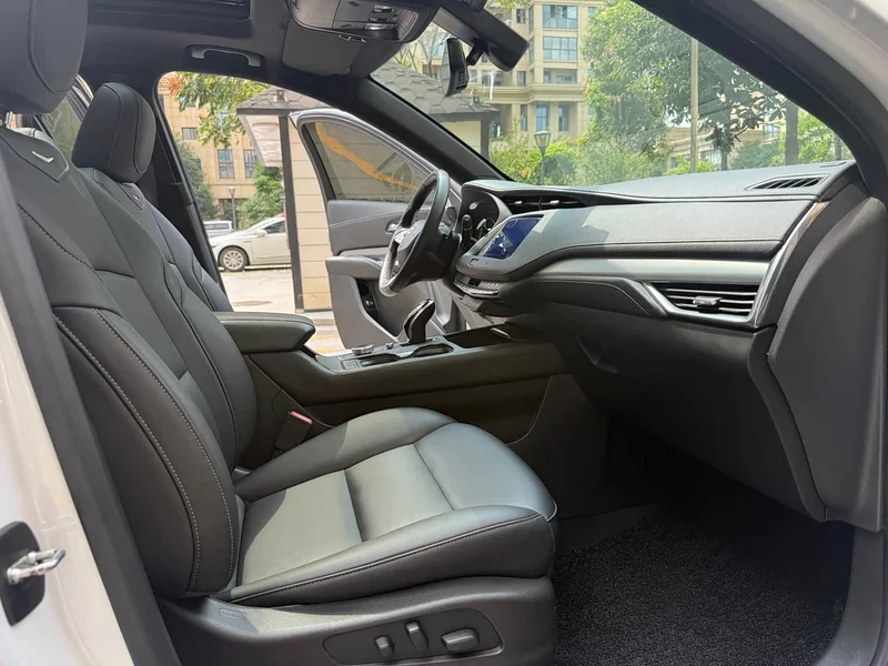 Cadillac XT4 — фото 7