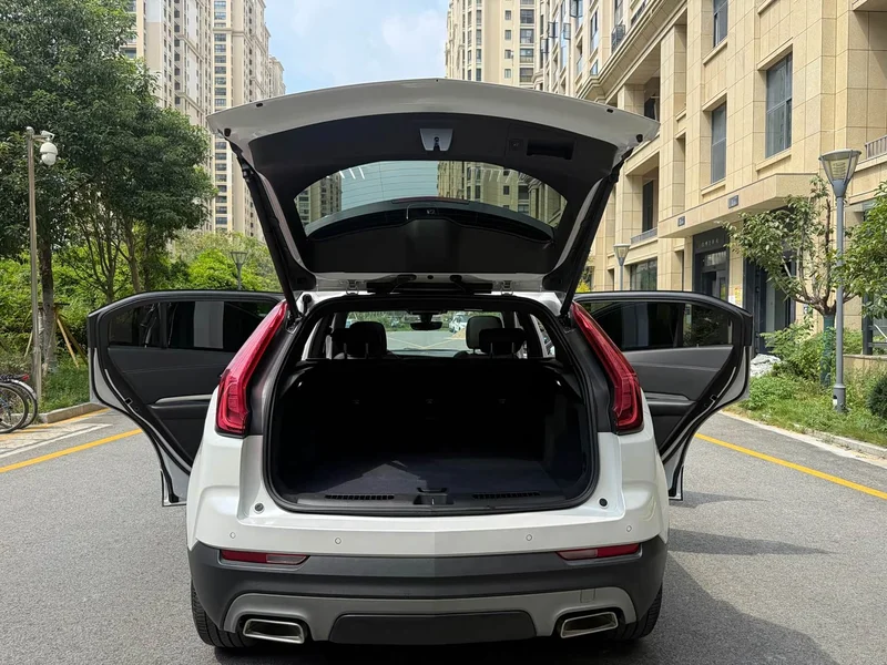 Cadillac XT4 — фото 9