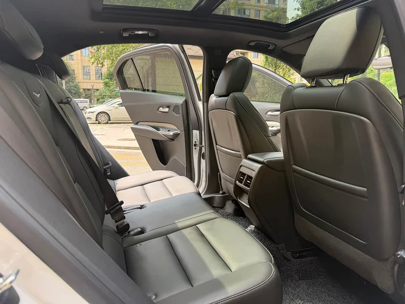 Cadillac XT4 — фото 10