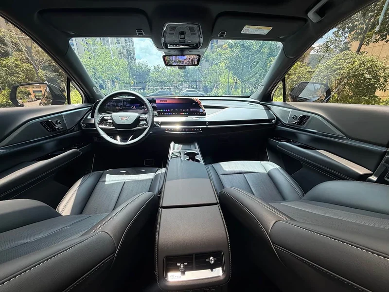 Cadillac XT5 — фото 19