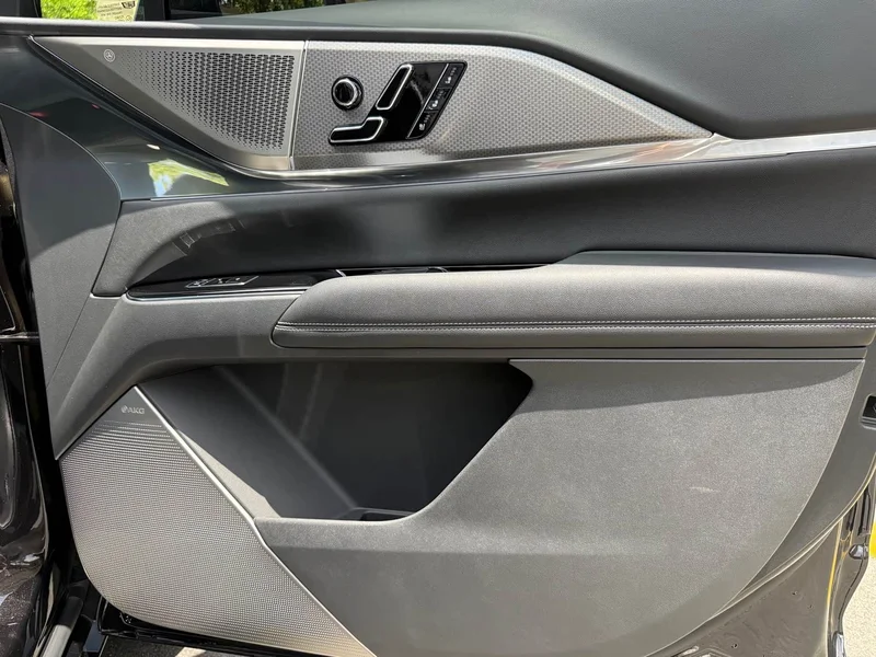 Cadillac XT5 — фото 7