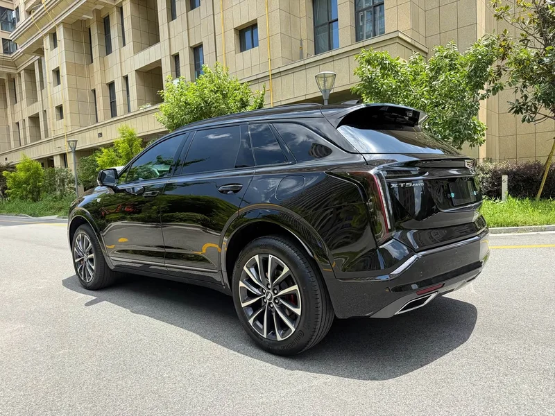 Cadillac XT5 — фото 9