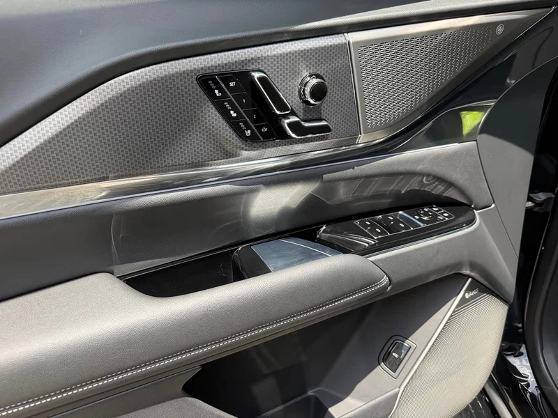 Cadillac XT5 — фото 10
