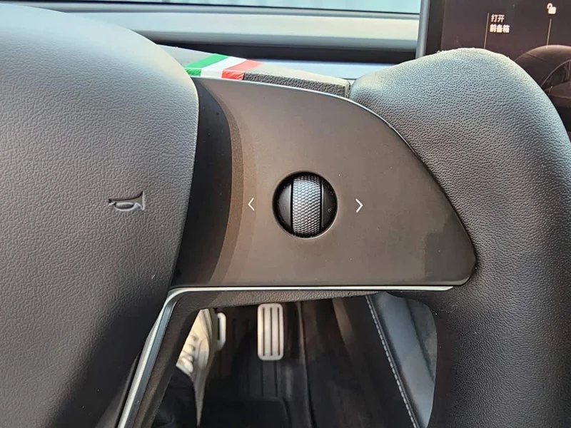 Tesla Model Y — фото 18