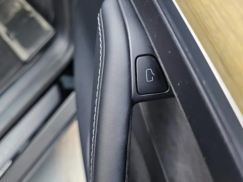 Tesla Model Y — фото 20