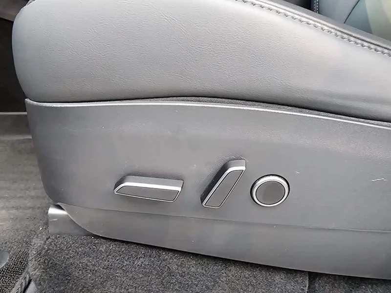 Tesla Model Y — фото 24