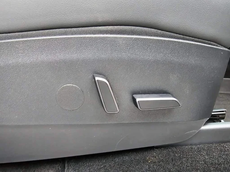 Tesla Model Y — фото 25