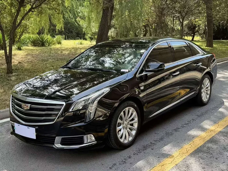 Cadillac XTS — фото 1