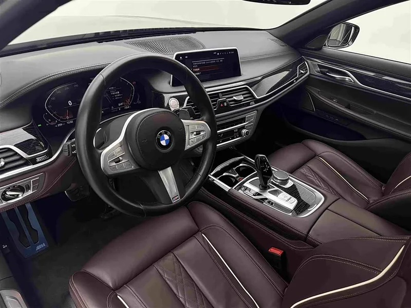 BMW 7-Series — фото 17