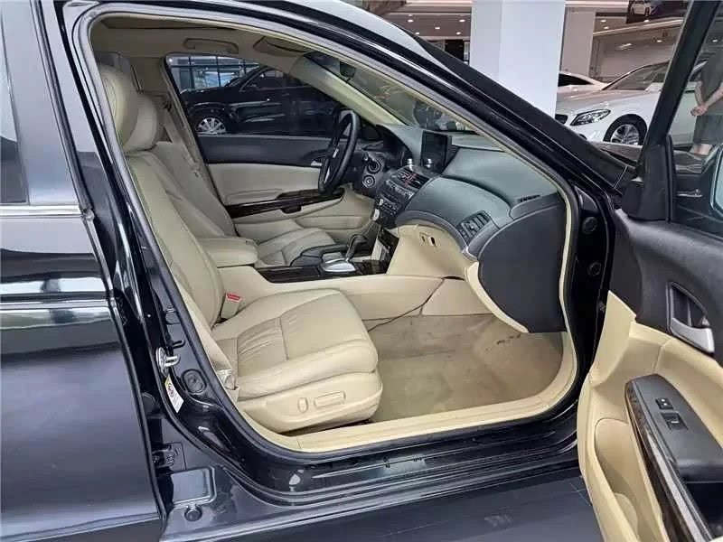 Honda Accord — фото 6