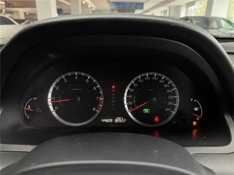 Honda Accord — фото 8