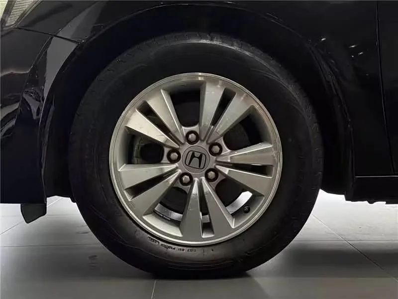 Honda Accord — фото 9