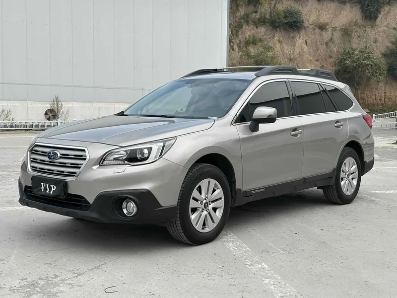 Subaru Outback — фото 1