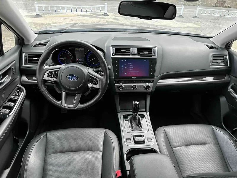 Subaru Outback — фото 5