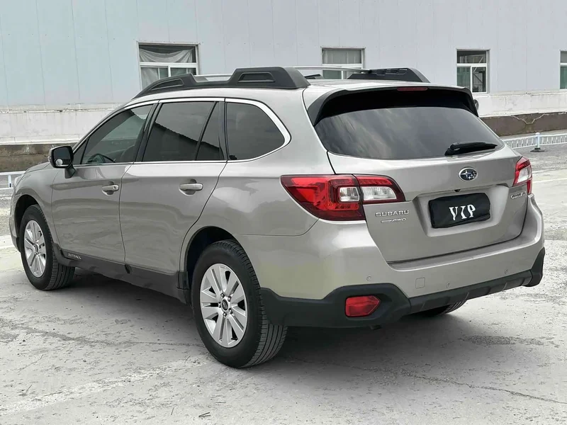 Subaru Outback — фото 7