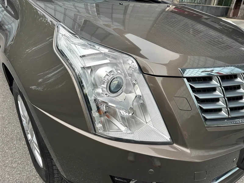 Cadillac SRX — фото 16